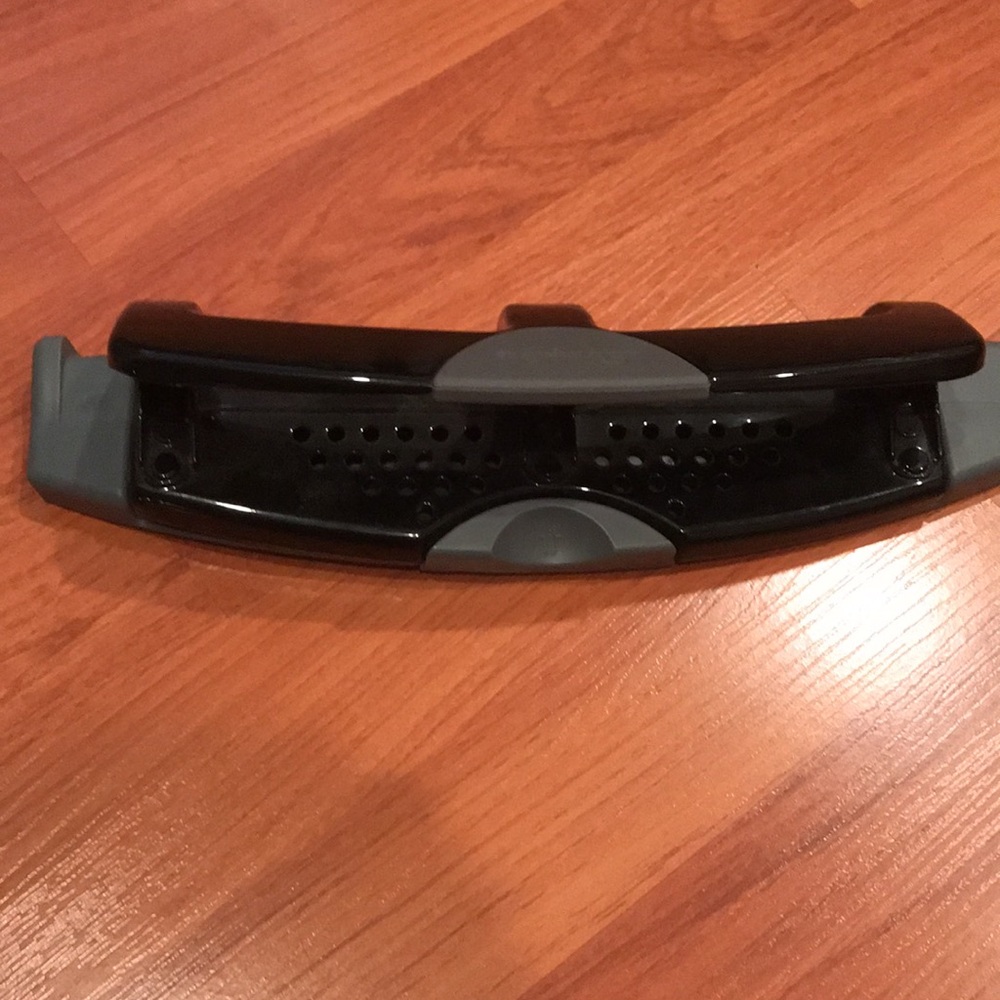 Black and Gray Hole Punch - Picture 4 of 4